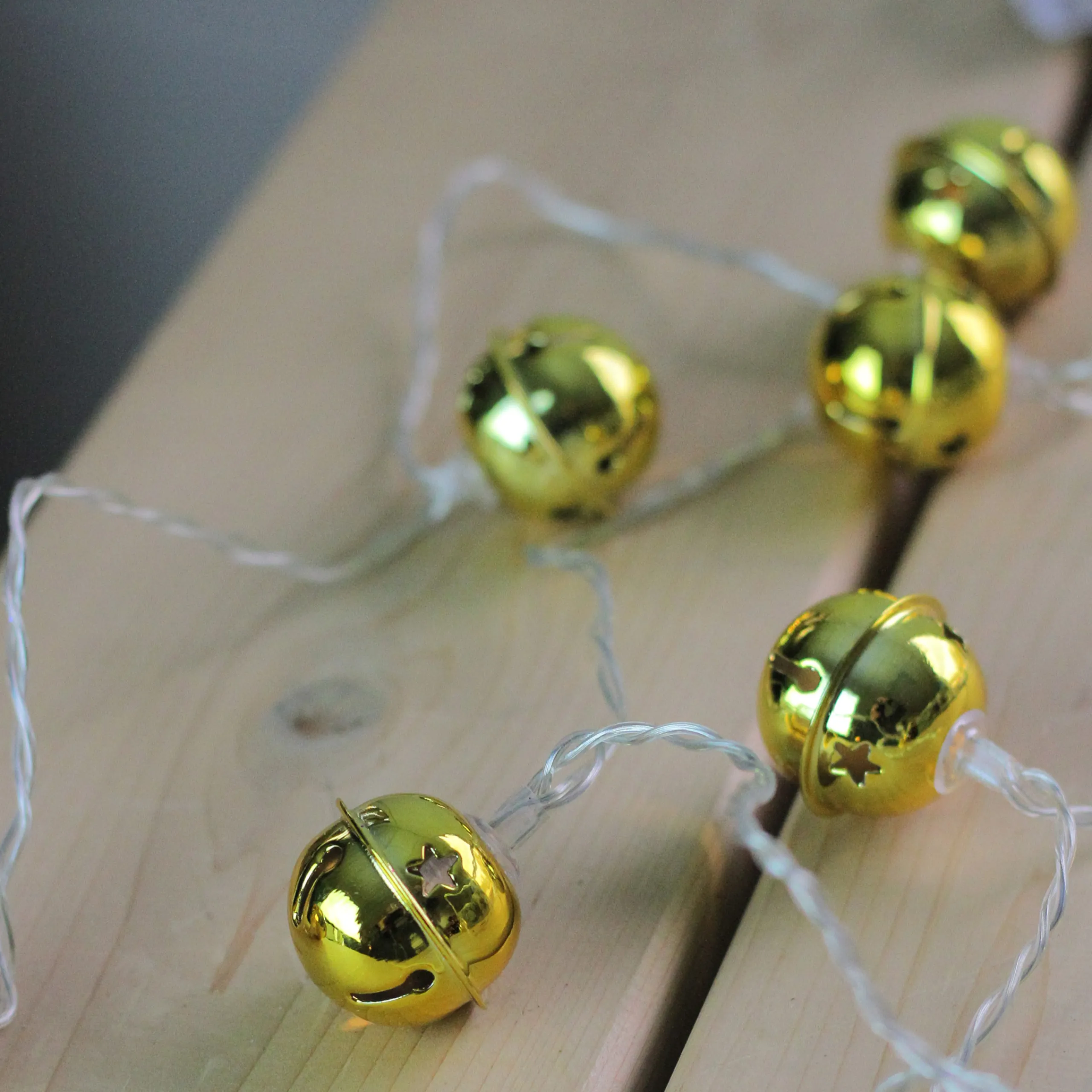 Northlight 8 Battery Operated Gold Led Jingle Bell Christmas Lights - Clear Wire