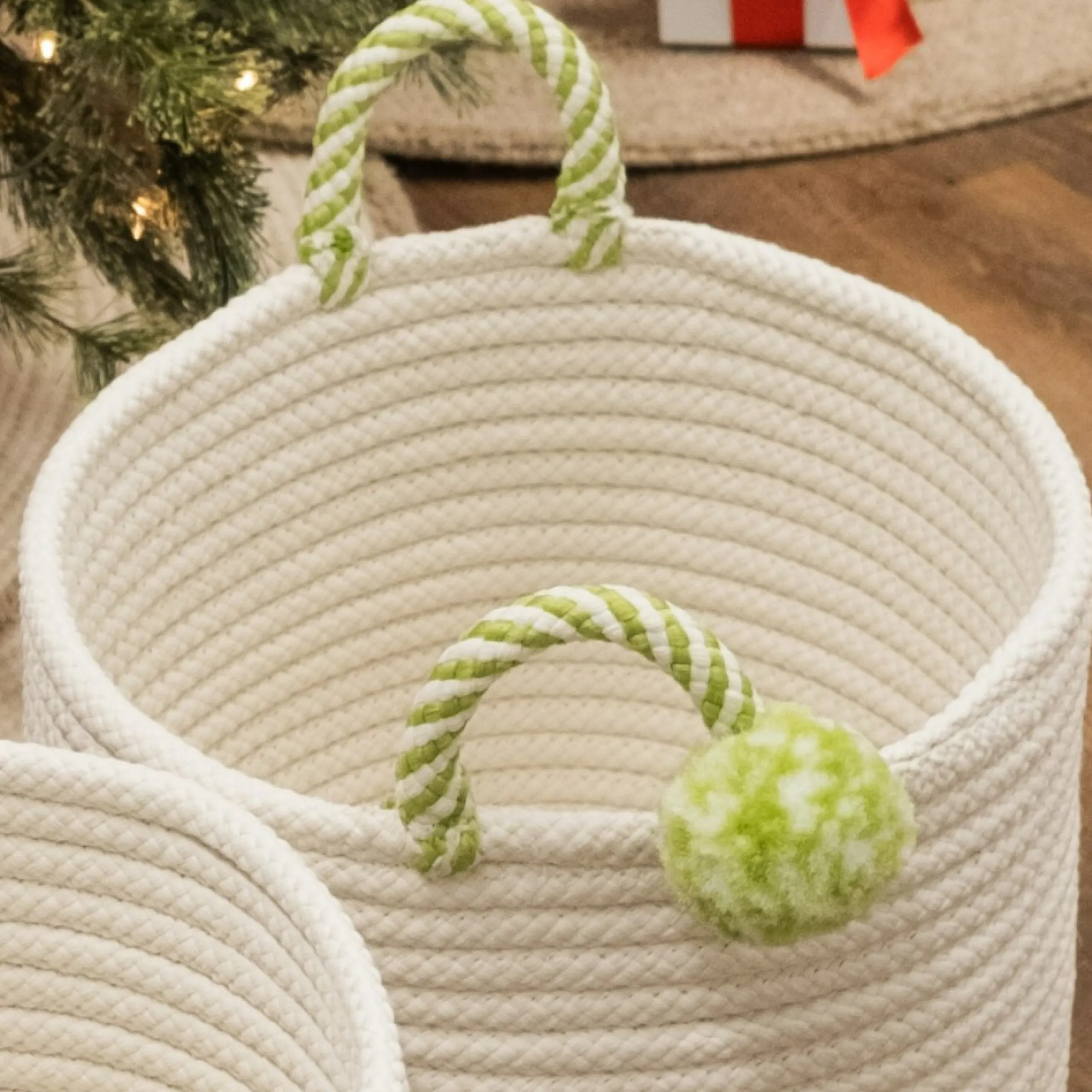 Decoration Storage*Colonial Mills 14" Braided Round Candy Cane Basket With Green Handles