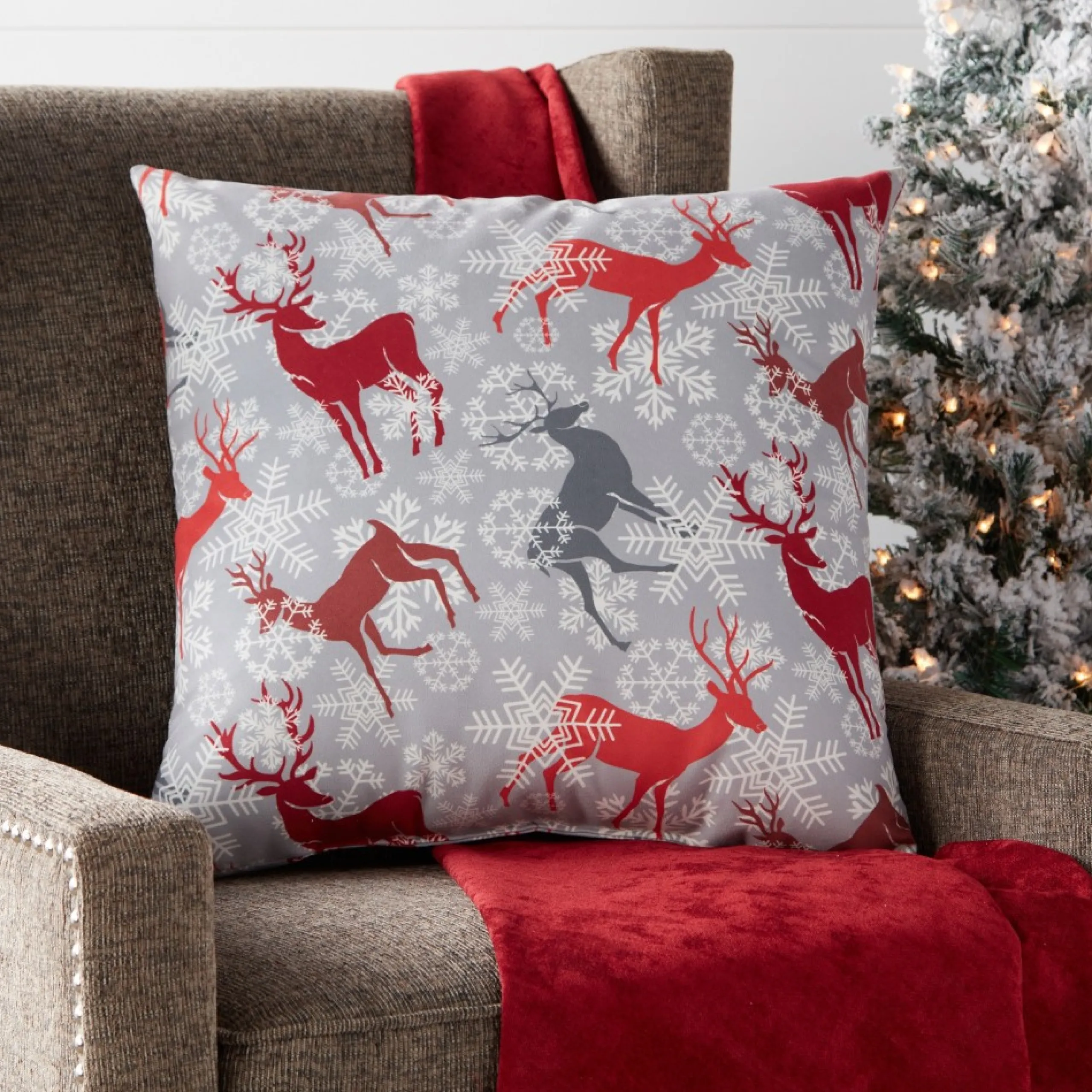 Pillows & Throws*Greendale Home Fashions 18" Red And White Reindeer Christmas Square Throw Pillow