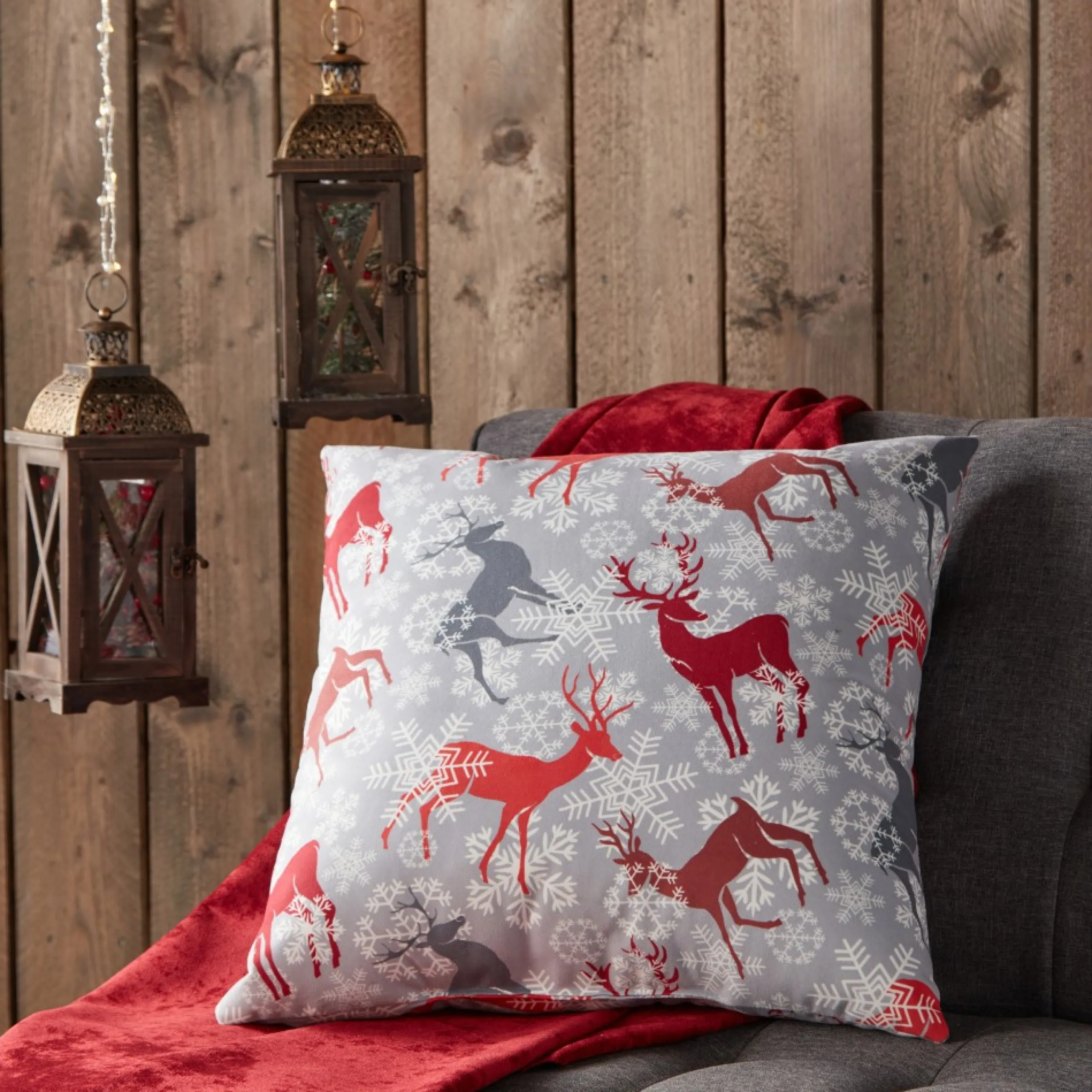 Pillows & Throws*Greendale Home Fashions 18" Red And White Reindeer Christmas Square Throw Pillow