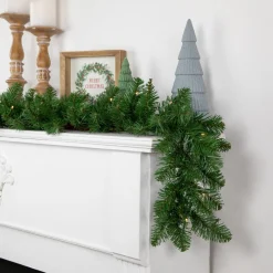 Pre-Lit Garland*Northlight 9' X 10