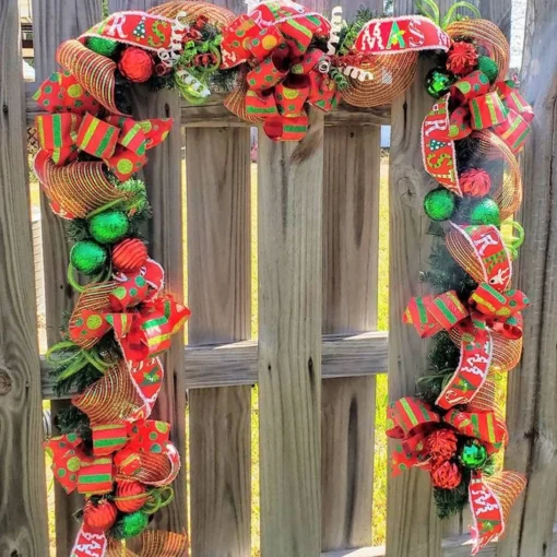 Unlit Garland*Northlight 100' X 10" Green Canadian Pine Artificial Christmas Garland - Unlit