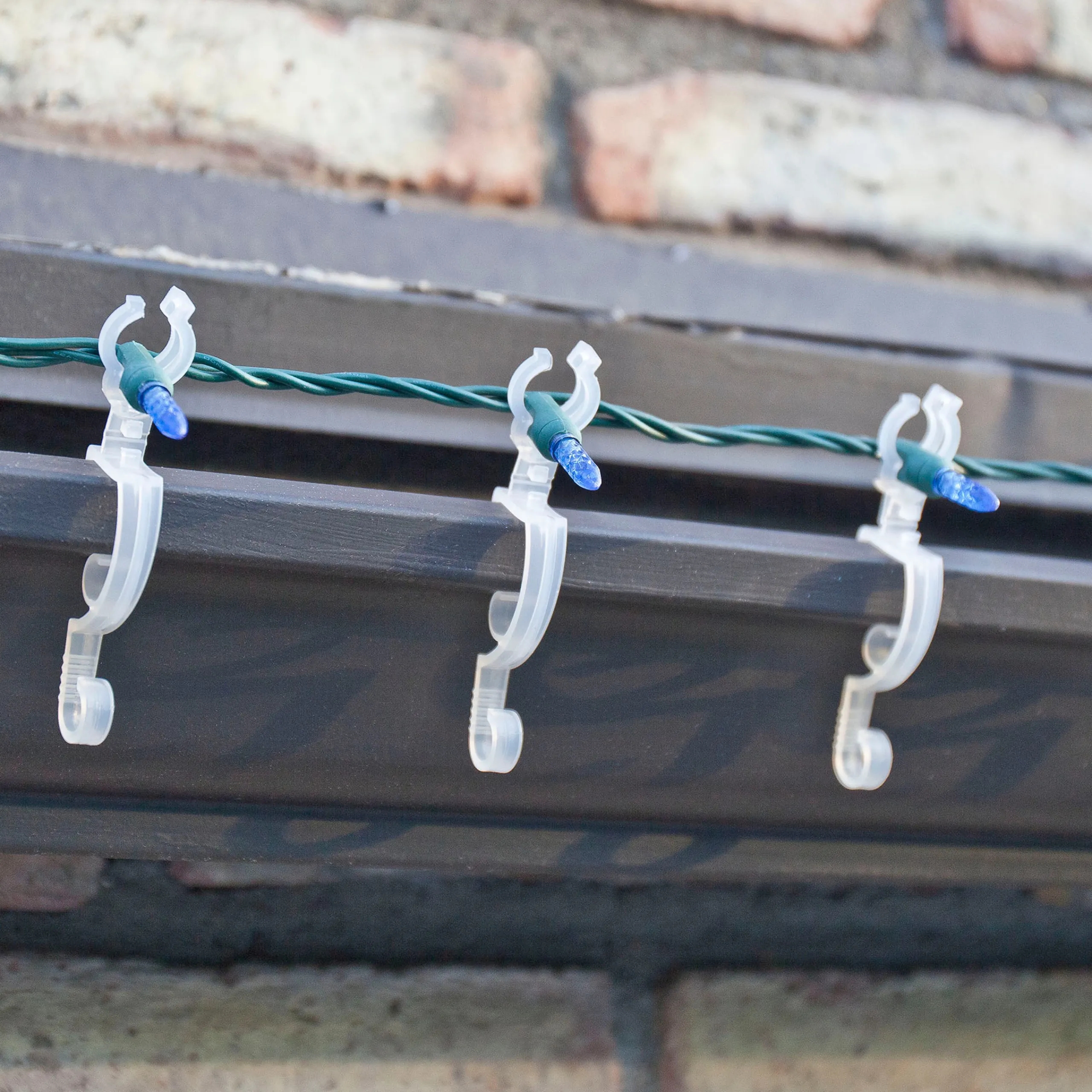 Northlight Bucket Of 150 Clear Max Pro Anywhere Flip Christmas Light Clips