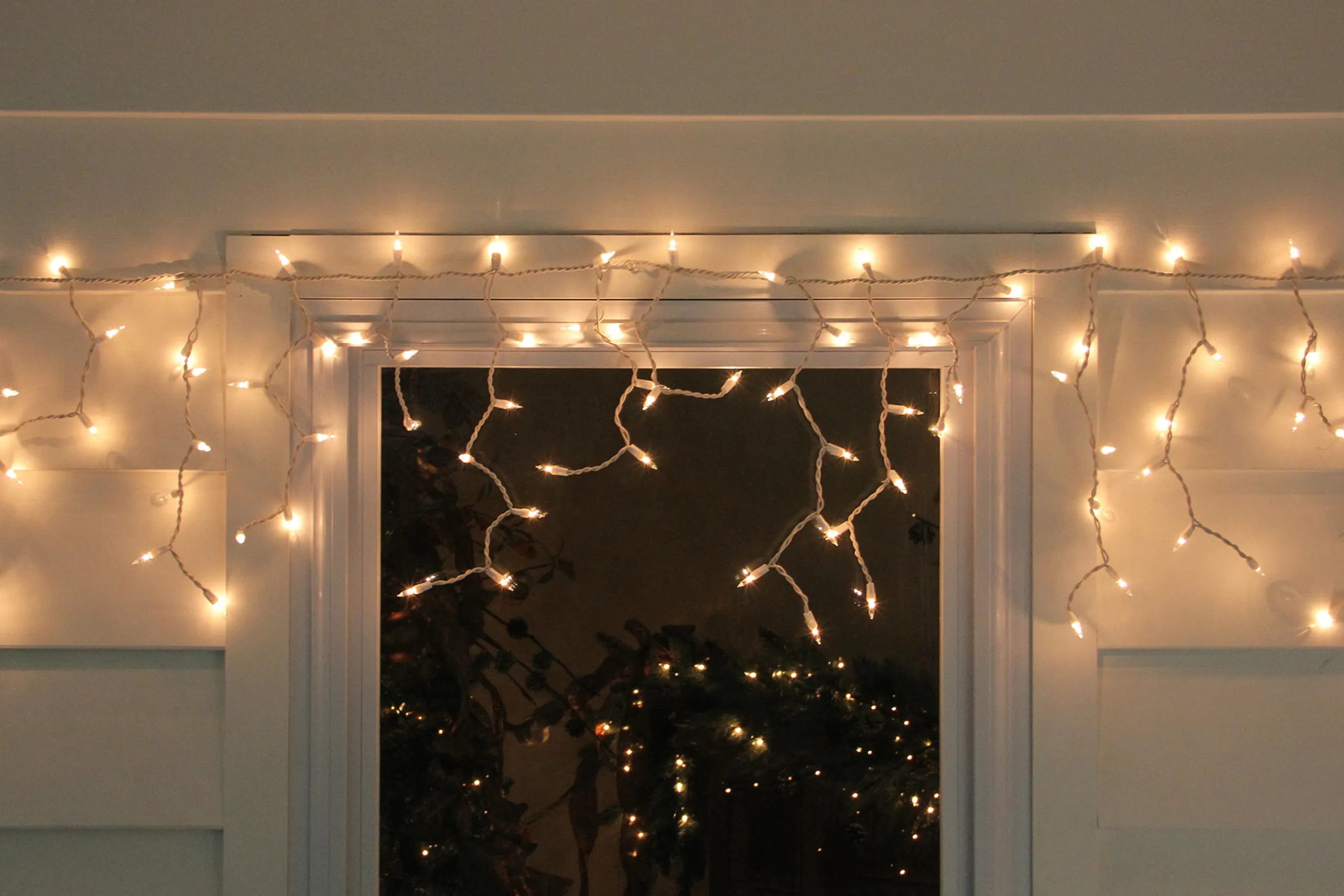 Northlight 50-Count White Window Curtain Icicle Mini Christmas Light Set - 10.75 Ft White Wire
