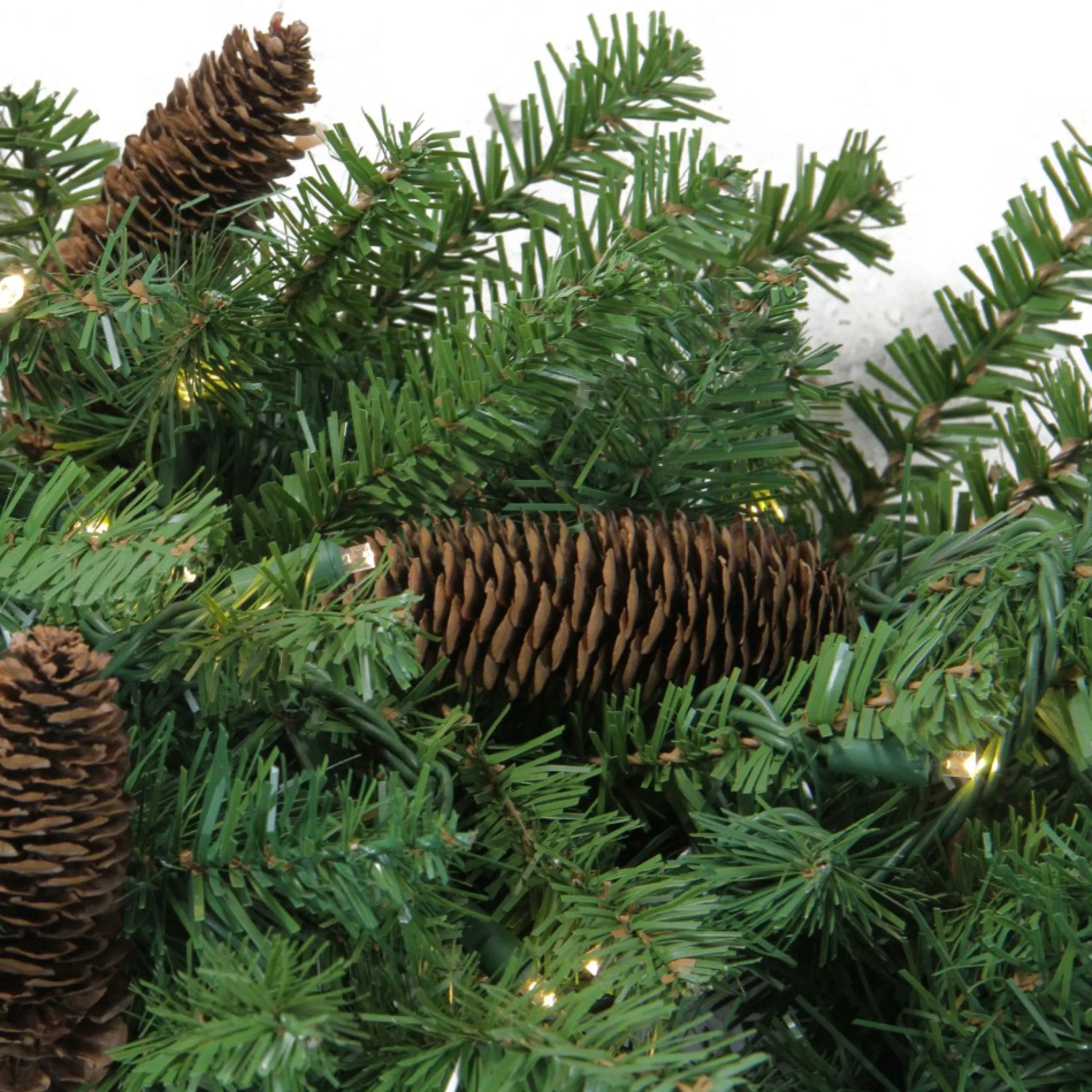 Pre-Lit Wreaths*Northlight Pre-Lit Led Dakota Red Pine Artificial Christmas Wreath - 48-Inch, Warm White Lights